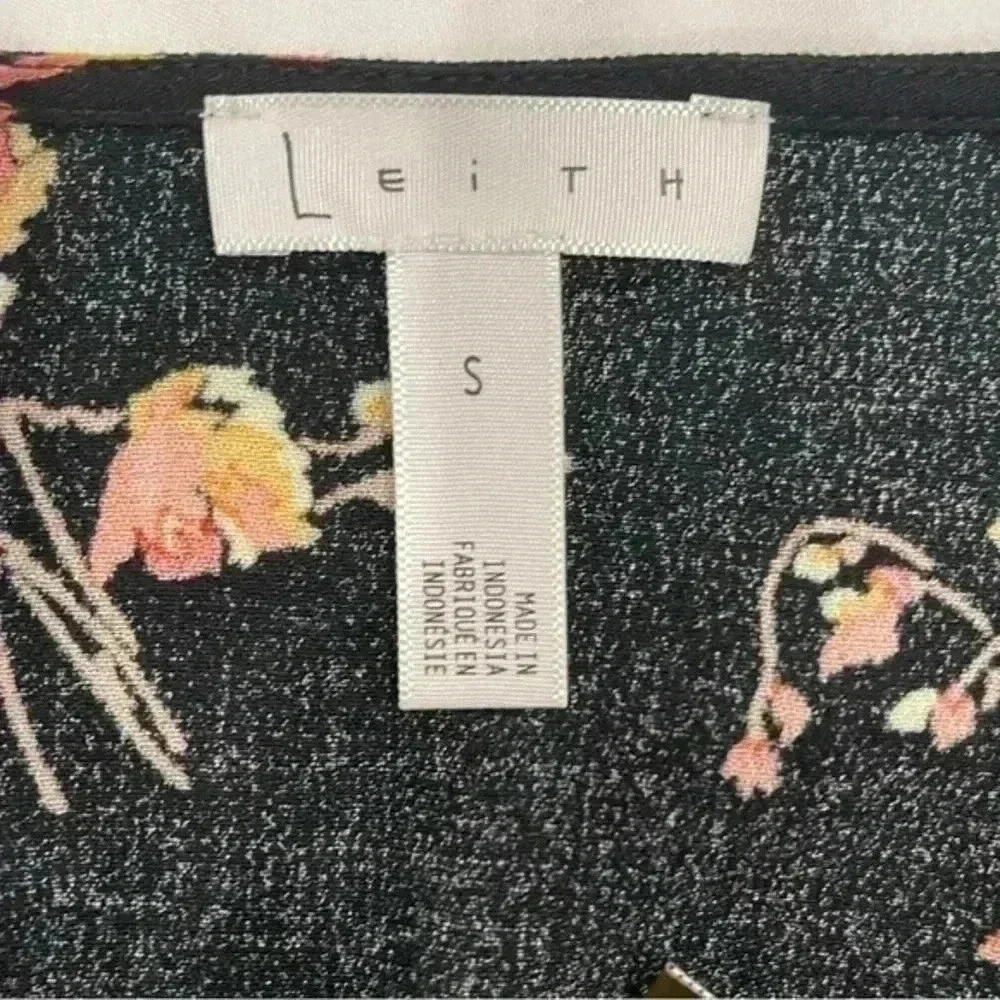 LEITH Black Floral Crop Long Sleeve top‎ - Picture 5 of 5